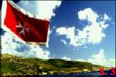 Gozo mit maltesischer Flagge
